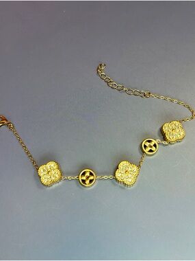 Gold Crystal Clover & Round Link Bracelet